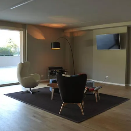 Towerhouse Apartment *
